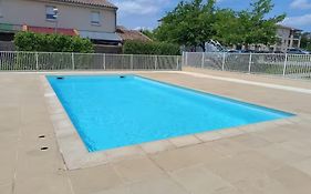 Le cocon de Marie,piscine, balcon, parking gratuit, baignoire